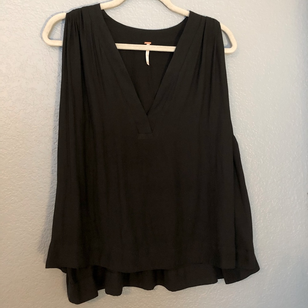 Free People- Black V-neck Flowy Layered Tank Top